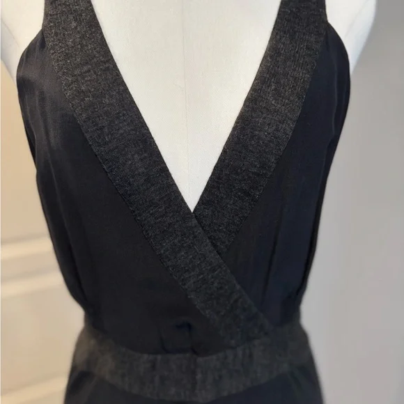 BURBERRY Size 4 Classy Black Silk dress with Charcoal Jersey trim! - Picture 3 of 7